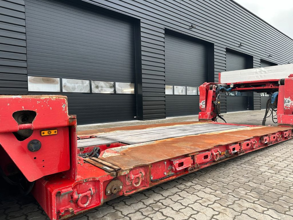 Нискорамна площадка полуремарке Faymonville Megamax 3 achs tiefbett Faymonville Megamax 3 achs tiefbett: снимка 7 Нискорамна площадка полуремарке Faymonville Megamax 3 achs tiefbett Faymonville Megamax 3 achs tiefbett: снимка 7