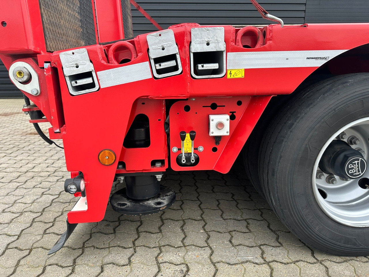 Faymonville Multimax 7 achs. tieflader / 2 x ausziehbar Faymonville Multimax 7 achs. tieflader / 2 x ausziehbar - Нискорамна площадка полуремарке: снимка 5 Faymonville Multimax 7 achs. tieflader / 2 x ausziehbar Faymonville Multimax 7 achs. tieflader / 2 x ausziehbar - Нискорамна площадка полуремарке: снимка 5