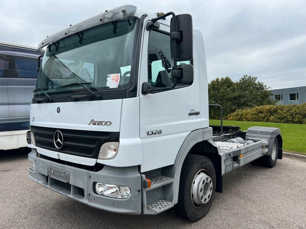 Mercedes-Benz Atego 1328 LS 4x2 + Diagnose Auflieger - Влекач: снимка 3 Mercedes-Benz Atego 1328 LS 4x2 + Diagnose Auflieger - Влекач: снимка 3