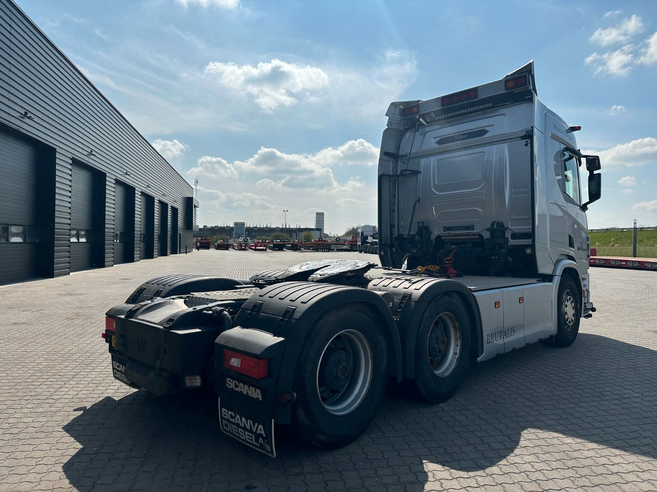 Scania R 730 6x4 Scania R 730 V8 6x4 - Влекач: снимка 3 Scania R 730 6x4 Scania R 730 V8 6x4 - Влекач: снимка 3