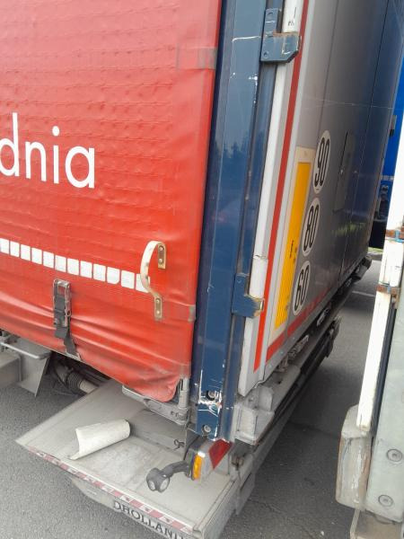 Kögel SN24 - Брезентово полуремарке: снимка 5 Kögel SN24 - Брезентово полуремарке: снимка 5