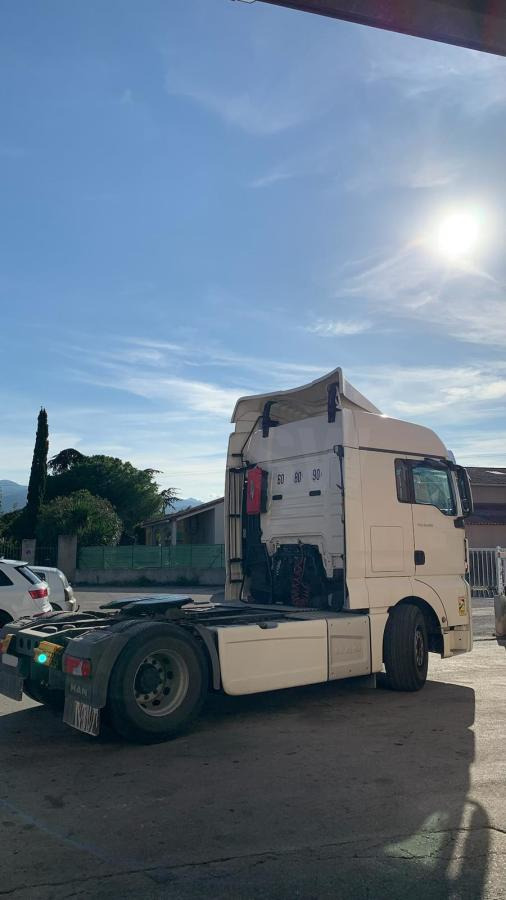 MAN TGX 18.460 - Влекач: снимка 3 MAN TGX 18.460 - Влекач: снимка 3
