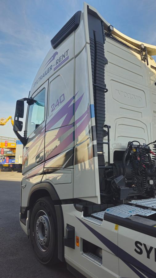 Volvo FH 500 AERO Globetrotter XXL (Location / Rent) - Влекач: снимка 4 Volvo FH 500 AERO Globetrotter XXL (Location / Rent) - Влекач: снимка 4