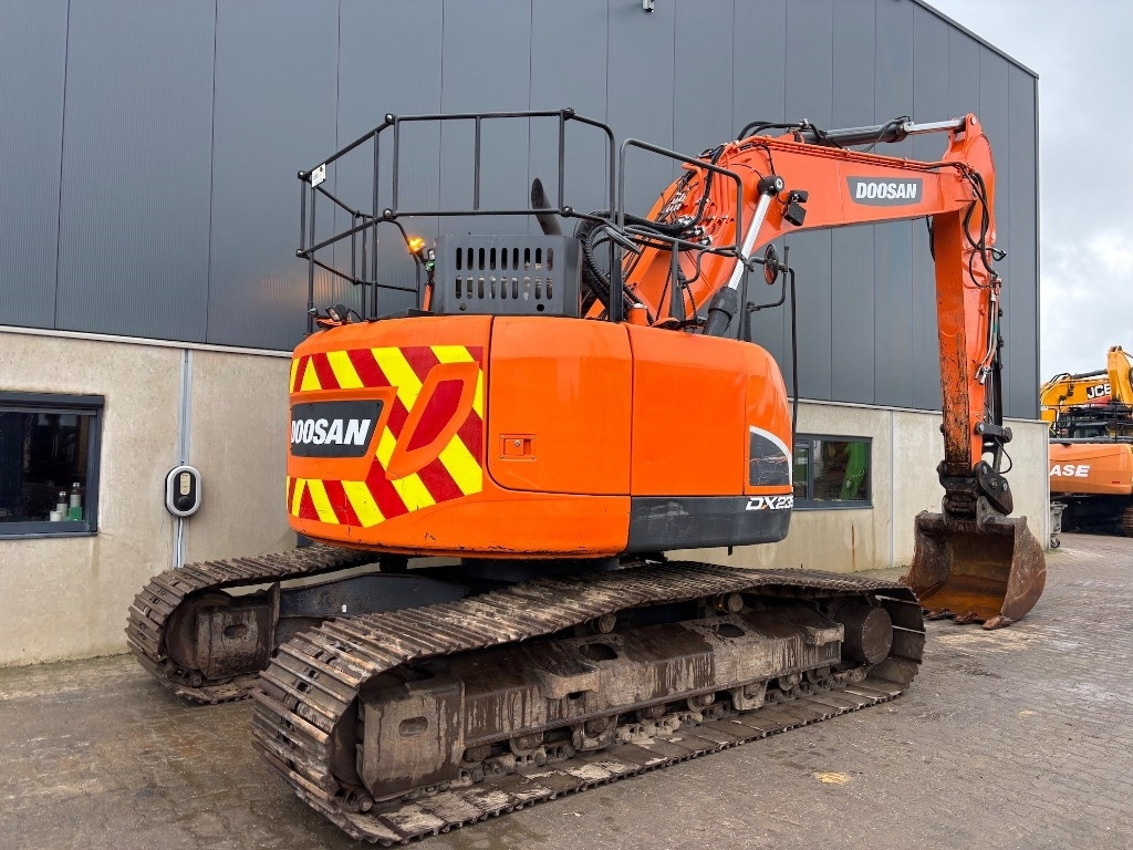 Doosan DX 235 LCR-5 - DX 235 - DX 225 - Верижен багер: снимка 5 Doosan DX 235 LCR-5 - DX 235 - DX 225 - Верижен багер: снимка 5