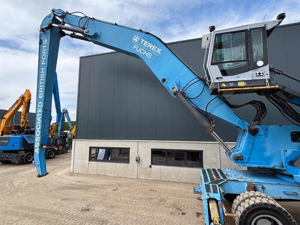 Fuchs MHL 380 - Багер за манипулиране на материали: снимка 2 Fuchs MHL 380 - Багер за манипулиране на материали: снимка 2