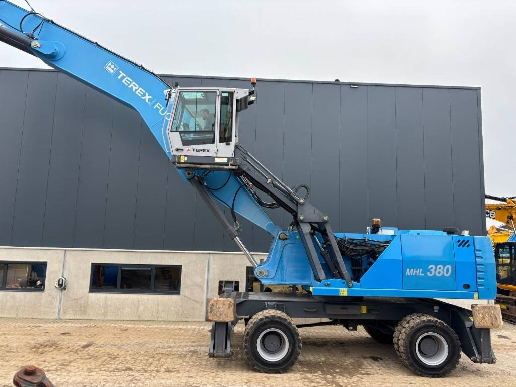 Fuchs MHL 380 -- only 6650 real working hours - Багер за манипулиране на материали: снимка 3 Fuchs MHL 380 -- only 6650 real working hours - Багер за манипулиране на материали: снимка 3