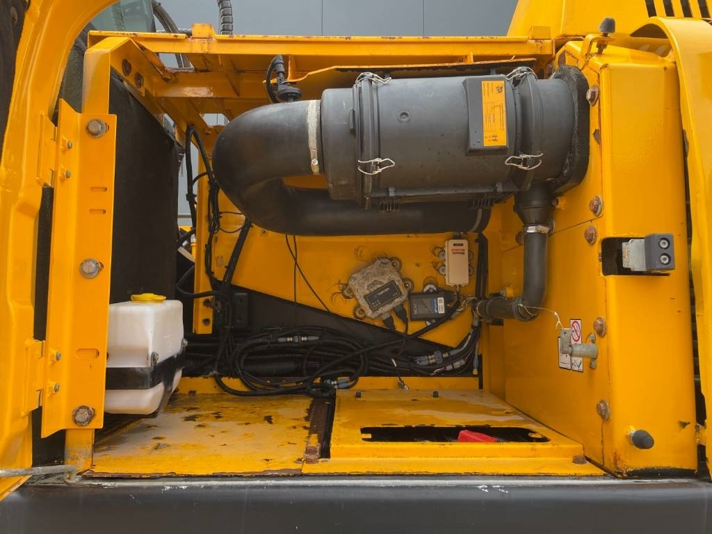 Верижен багер JCB JS300LC -- JS 300 LC: снимка 39