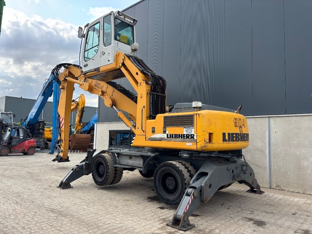 Liebherr A 904 C HD - Багер за манипулиране на материали: снимка 2 Liebherr A 904 C HD - Багер за манипулиране на материали: снимка 2