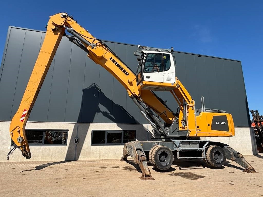 Liebherr LH 40 -- LH40 -- 20kw mozelt generator - Багер за манипулиране на материали: снимка 1 Liebherr LH 40 -- LH40 -- 20kw mozelt generator - Багер за манипулиране на материали: снимка 1