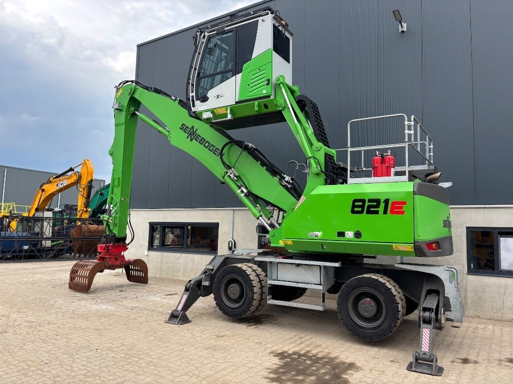 Sennebogen 821 E - 821M - 821E - Багер за манипулиране на материали: снимка 3 Sennebogen 821 E - 821M - 821E - Багер за манипулиране на материали: снимка 3