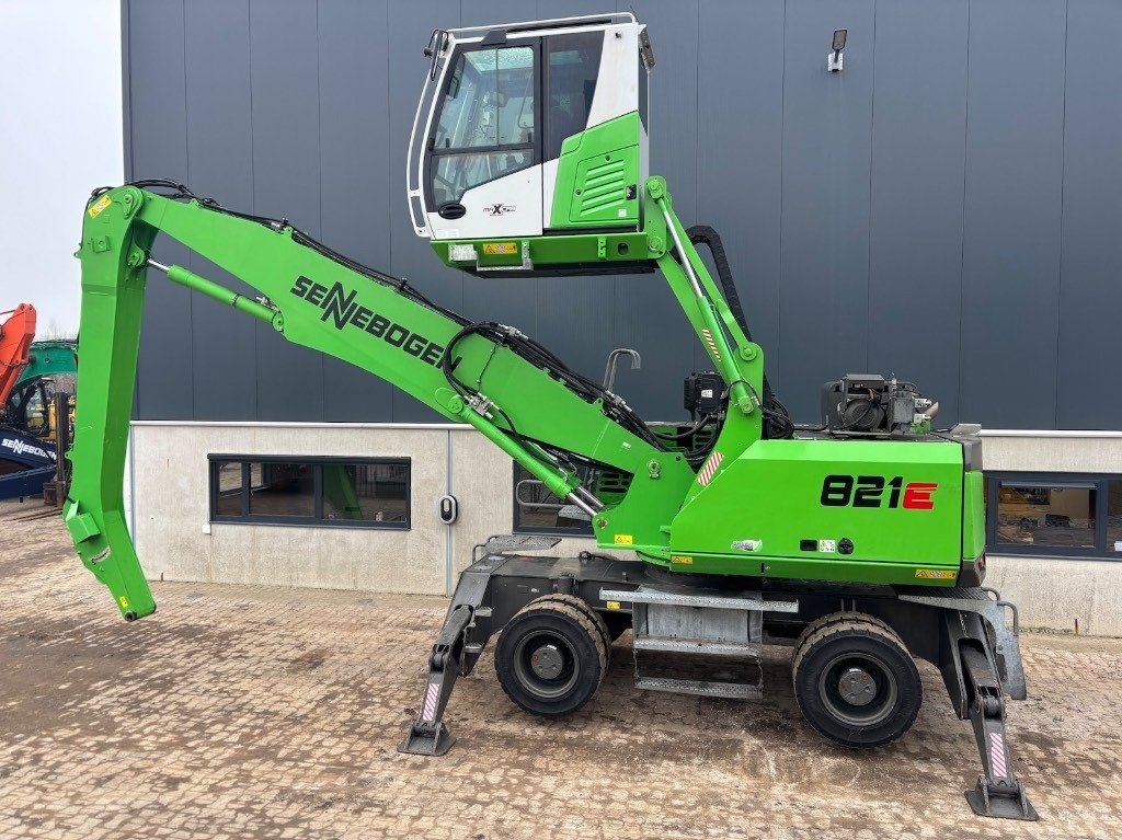 Sennebogen 821 E - Багер за манипулиране на материали: снимка 2 Sennebogen 821 E - Багер за манипулиране на материали: снимка 2