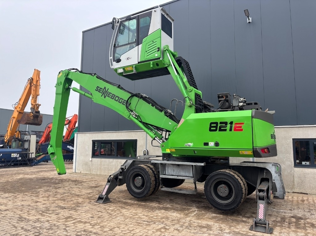 Sennebogen 821 E - Багер за манипулиране на материали: снимка 3 Sennebogen 821 E - Багер за манипулиране на материали: снимка 3