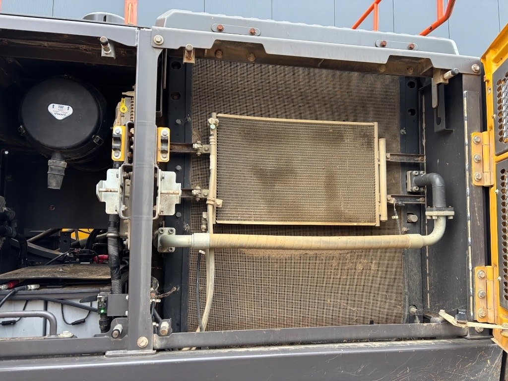 Верижен багер Volvo EC 250 E - EC 250 EL - EC250 - EC250EL: снимка 33