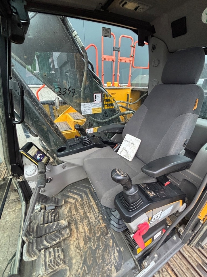 Верижен багер Volvo EC 250 E - EC 250 EL - EC250 - EC250EL: снимка 15