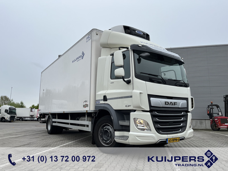 DAF CF 260 FA / Carrier Koeler - 30 gr / Chereau Frigobox / Laadklep 2000 kg - Рефрижератор камион: снимка 1 DAF CF 260 FA / Carrier Koeler - 30 gr / Chereau Frigobox / Laadklep 2000 kg - Рефрижератор камион: снимка 1