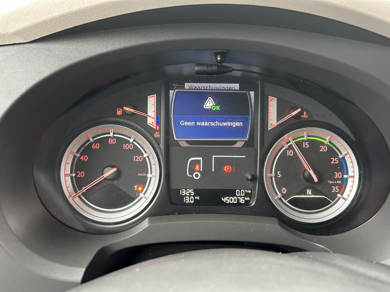 DAF LF 210 FA / 12 Ton / 450 dkm / Tacho V2 / Box / Laadklep / APK TUV 09-26 - Камион фургон: снимка 4 DAF LF 210 FA / 12 Ton / 450 dkm / Tacho V2 / Box / Laadklep / APK TUV 09-26 - Камион фургон: снимка 4