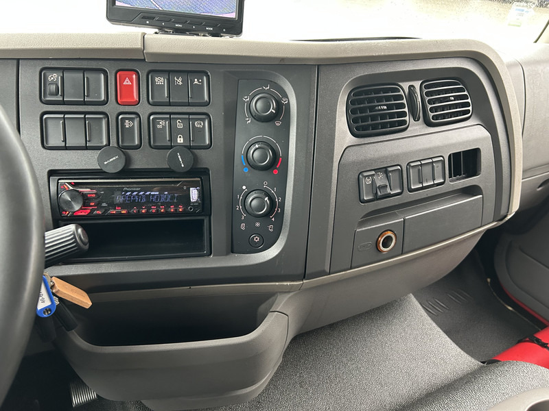 DAF LF 210 FA / 12 Ton / 450 dkm / Tacho V2 / Box / Laadklep / APK TUV 09-26 - Камион фургон: снимка 5 DAF LF 210 FA / 12 Ton / 450 dkm / Tacho V2 / Box / Laadklep / APK TUV 09-26 - Камион фургон: снимка 5