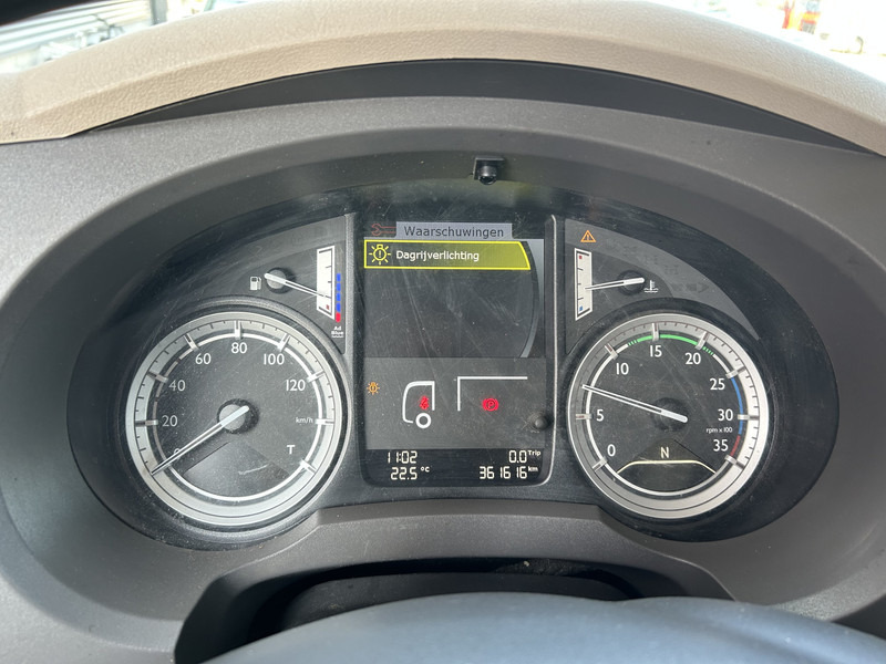 DAF LF 210 FA / 361 dkm / Curtainside / Loadlift / NL Truck - Камион с брезент: снимка 4 DAF LF 210 FA / 361 dkm / Curtainside / Loadlift / NL Truck - Камион с брезент: снимка 4