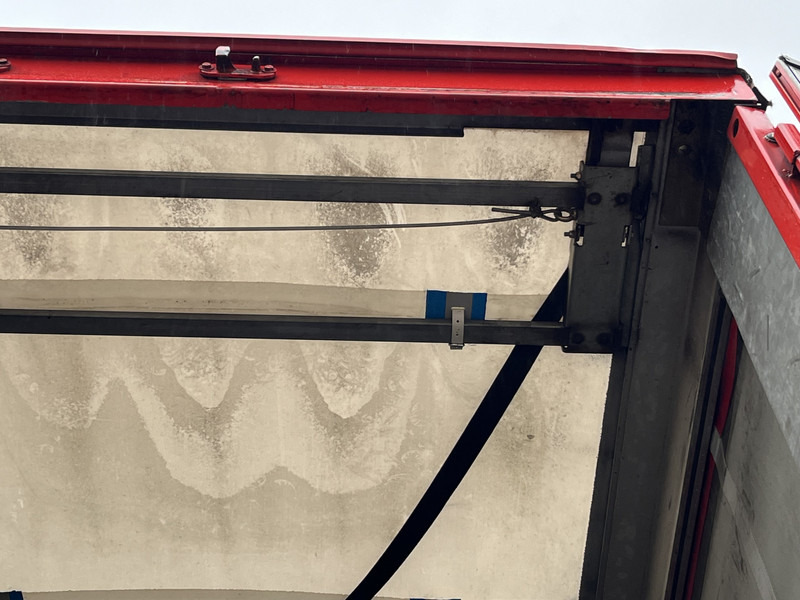Fliegl SDS / Mega - Jumbo - Volume / Curtainside / 2 axle BPW / APK TUV 02-26 - Брезентово полуремарке: снимка 4 Fliegl SDS / Mega - Jumbo - Volume / Curtainside / 2 axle BPW / APK TUV 02-26 - Брезентово полуремарке: снимка 4