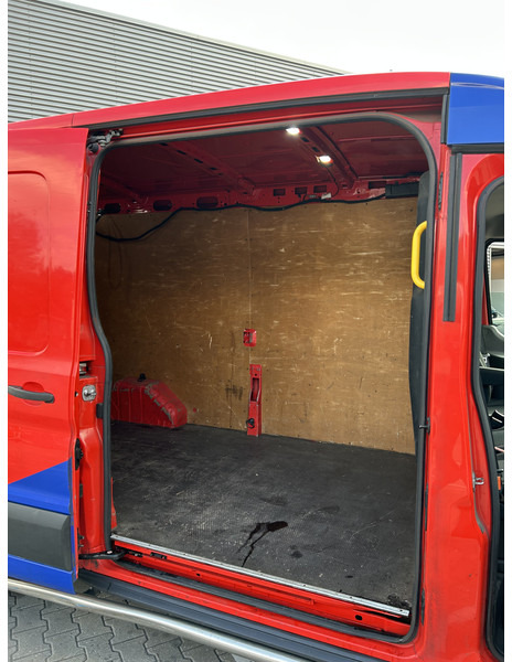 Товарен бус Ford Transit 2.0 TDCI Trend / 185 dkm / L3 H2 / APK TUV 02-26: снимка 8 Товарен бус Ford Transit 2.0 TDCI Trend / 185 dkm / L3 H2 / APK TUV 02-26: снимка 8