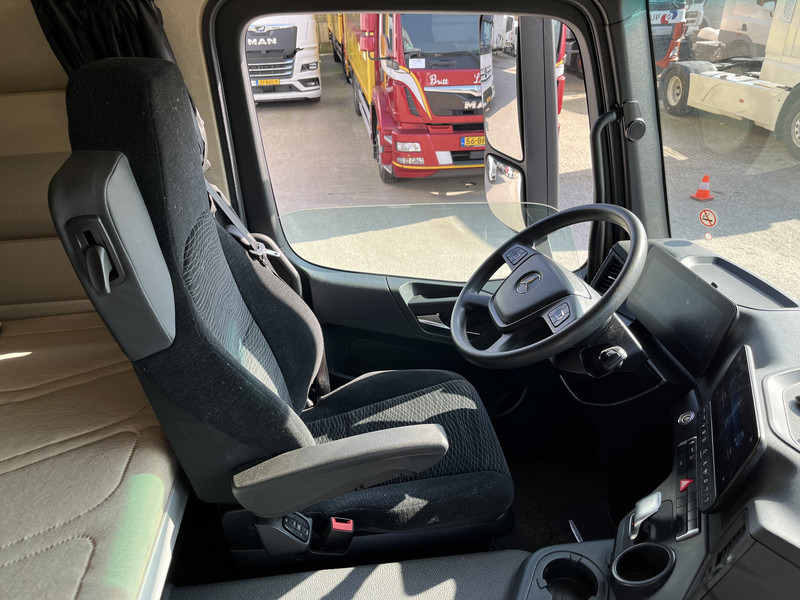 Mercedes-Benz Actros 2124 / 2023 / 18 Ton / Box / Laadklep - Камион фургон: снимка 3 Mercedes-Benz Actros 2124 / 2023 / 18 Ton / Box / Laadklep - Камион фургон: снимка 3
