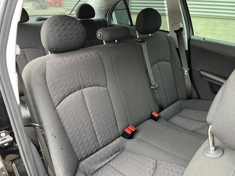 Mercedes-Benz E-Klasse / Limousine / 240 Avantgarde / 4-Matic / 8-pers / APK/TUV 09-2026 / - Седан: снимка 5 Mercedes-Benz E-Klasse / Limousine / 240 Avantgarde / 4-Matic / 8-pers / APK/TUV 09-2026 / - Седан: снимка 5