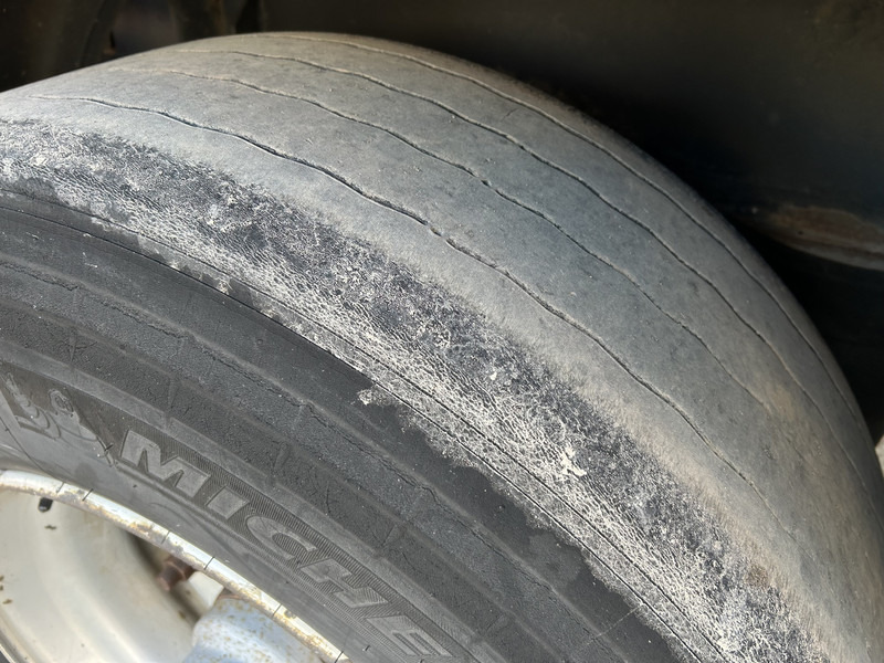 Брезентово полуремарке Pacton T3-001 / Curtainside Trailer / BPW Drum / APK TUV 03-26: снимка 10 Брезентово полуремарке Pacton T3-001 / Curtainside Trailer / BPW Drum / APK TUV 03-26: снимка 10