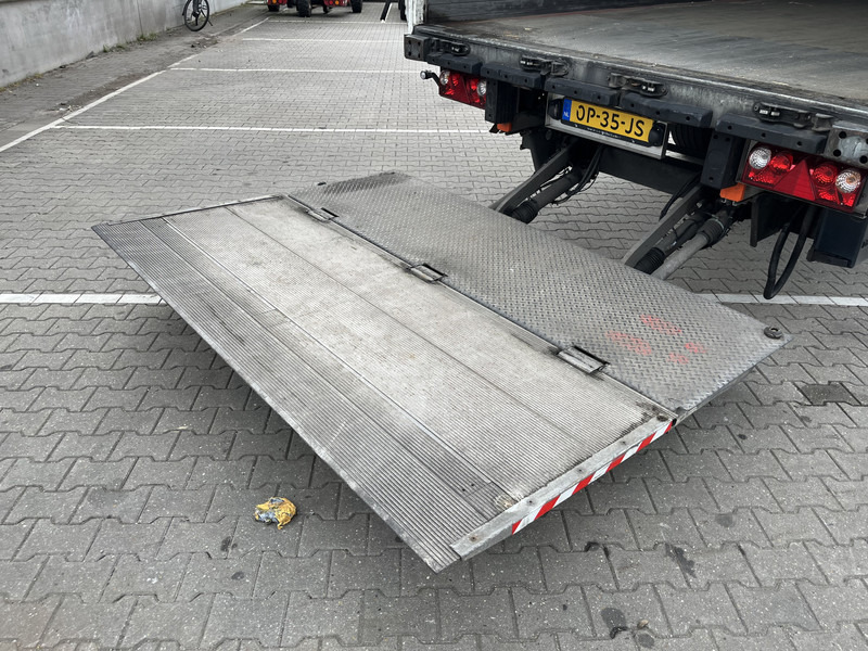 Schmitz Cargobull SCB S2 / Box Trailer / 2 axle / Loadlift / APK TUV 04-26 - Затворена каросерия полуремарке: снимка 5 Schmitz Cargobull SCB S2 / Box Trailer / 2 axle / Loadlift / APK TUV 04-26 - Затворена каросерия полуремарке: снимка 5