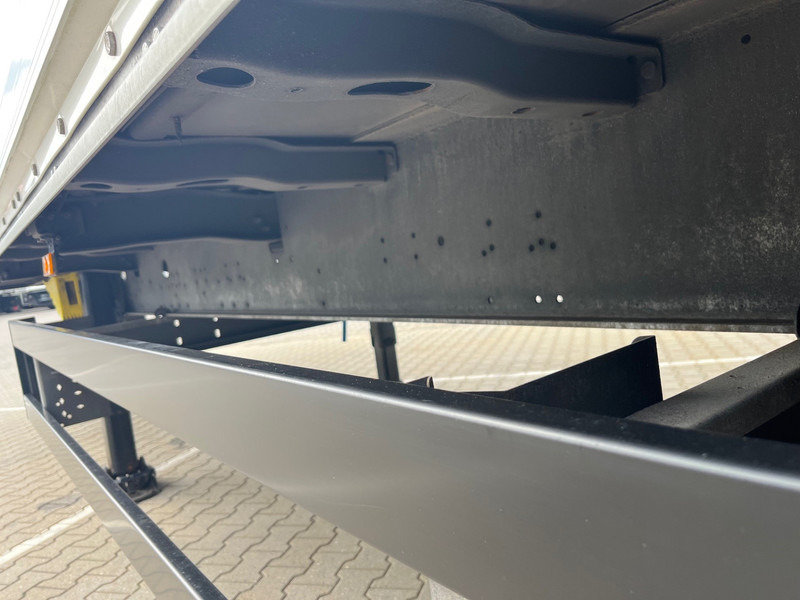 Schmitz Cargobull SCB / S3B Box Trailer / Loadlift / APK TUV 02-26 - Затворена каросерия полуремарке: снимка 4 Schmitz Cargobull SCB / S3B Box Trailer / Loadlift / APK TUV 02-26 - Затворена каросерия полуремарке: снимка 4