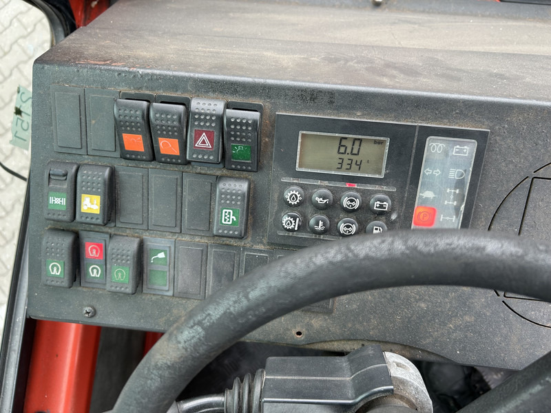 Terberg YT 180 / BDF Umsetzer / Wechselhubwagen / Terminal Truck / Mercedes Motor - Контейнеровоз/ Сменна каросерия камион: снимка 5 Terberg YT 180 / BDF Umsetzer / Wechselhubwagen / Terminal Truck / Mercedes Motor - Контейнеровоз/ Сменна каросерия камион: снимка 5