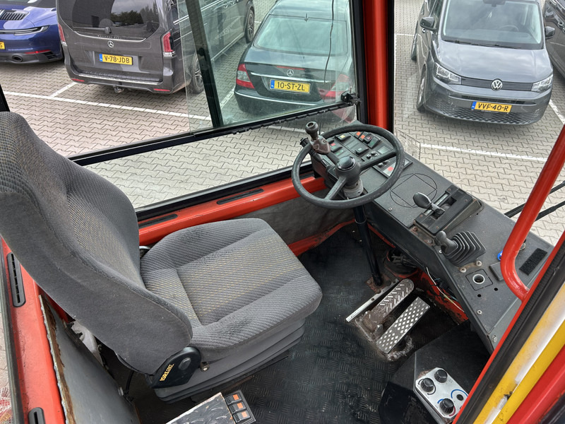 Terberg YT 180 / BDF Umsetzer / Wechselhubwagen / Terminal Truck / Mercedes Motor - Контейнеровоз/ Сменна каросерия камион: снимка 3 Terberg YT 180 / BDF Umsetzer / Wechselhubwagen / Terminal Truck / Mercedes Motor - Контейнеровоз/ Сменна каросерия камион: снимка 3