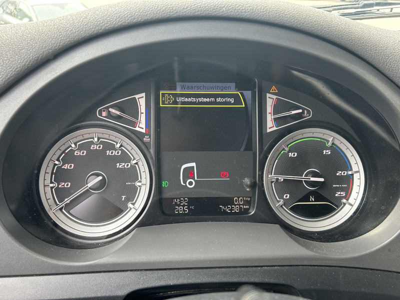 DAF CF 410 FT Space Cab / 742 dkm / 2 Tanks / NL Truck - Влекач: снимка 4 DAF CF 410 FT Space Cab / 742 dkm / 2 Tanks / NL Truck - Влекач: снимка 4