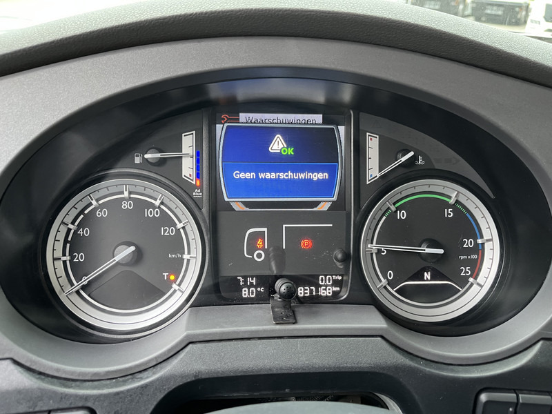 DAF XF 440 FT SC / Mega - Low Deck / 837 dkm / 2 Tanks / Stand Klima / Tacho V2 - Влекач: снимка 4 DAF XF 440 FT SC / Mega - Low Deck / 837 dkm / 2 Tanks / Stand Klima / Tacho V2 - Влекач: снимка 4