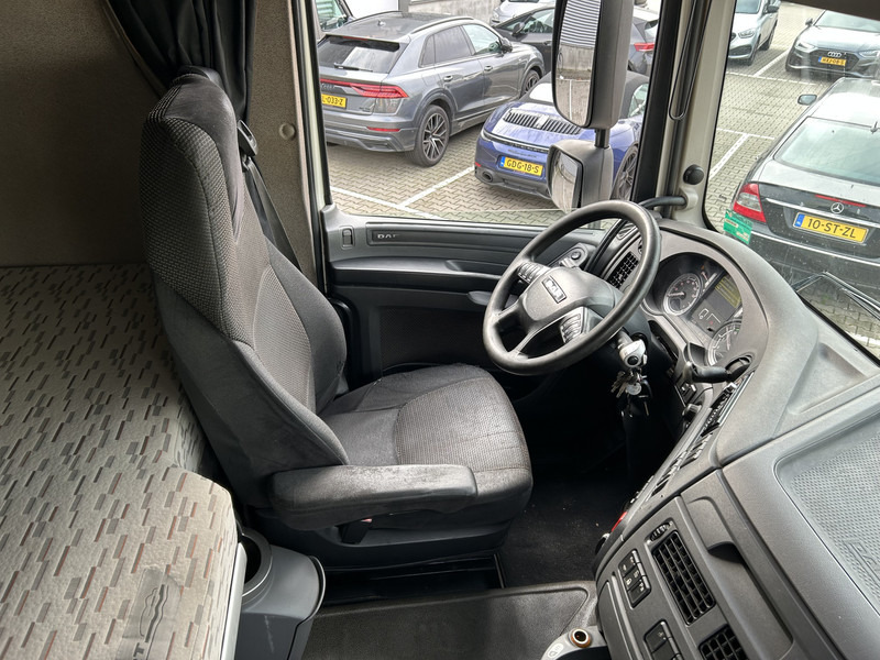 DAF XF 440 FT SC / Mega - Low Deck / Smart Tacho V2 / 2 Tanks / Stand Klima - Влекач: снимка 3 DAF XF 440 FT SC / Mega - Low Deck / Smart Tacho V2 / 2 Tanks / Stand Klima - Влекач: снимка 3