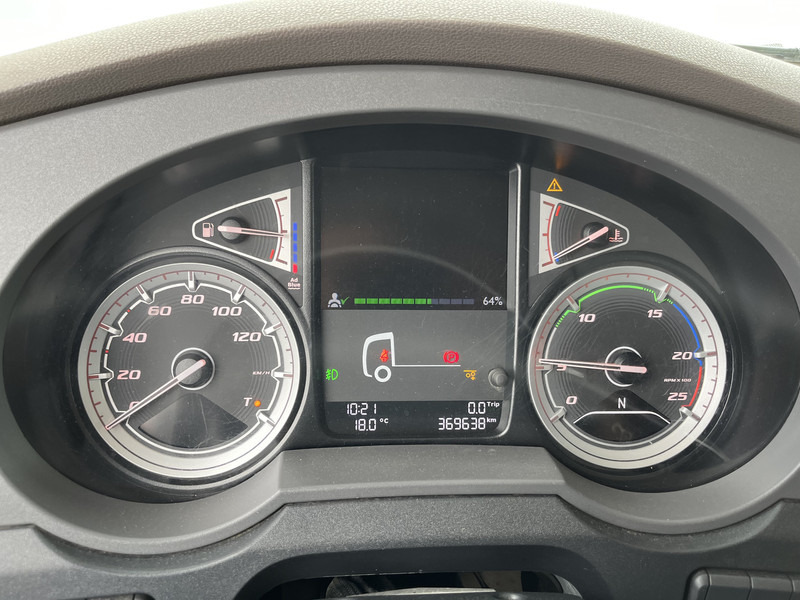 DAF XF 480 FTP Space Cab / 6x2 / Stand klima / APK TUV 10-25 - Влекач: снимка 4 DAF XF 480 FTP Space Cab / 6x2 / Stand klima / APK TUV 10-25 - Влекач: снимка 4