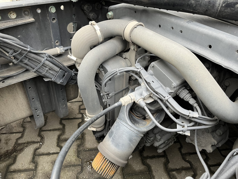 Влекач MAN TGX 18.460 XXL / Motor Defect -> Not Running / Retarder / 645 dkm / 2 Tanks: снимка 9 Влекач MAN TGX 18.460 XXL / Motor Defect -> Not Running / Retarder / 645 dkm / 2 Tanks: снимка 9