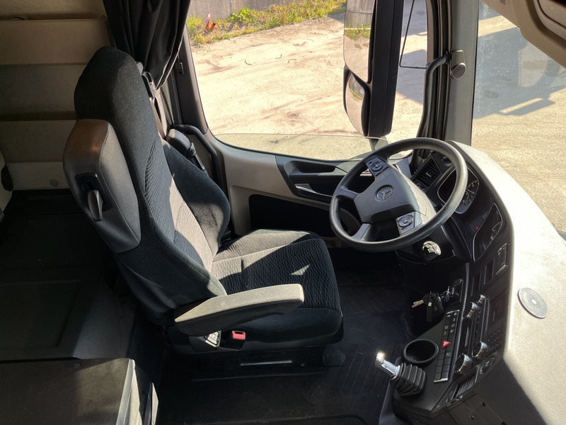 Mercedes-Benz Actros 1842 StreamSpace / 939 dkm / 2 Tanks / NL Truck - Влекач: снимка 3 Mercedes-Benz Actros 1842 StreamSpace / 939 dkm / 2 Tanks / NL Truck - Влекач: снимка 3