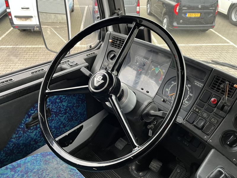 Scania R 143H V8 500 Streamline / V8 Sound / Retarder / Old Skool Classic - Влекач: снимка 4 Scania R 143H V8 500 Streamline / V8 Sound / Retarder / Old Skool Classic - Влекач: снимка 4