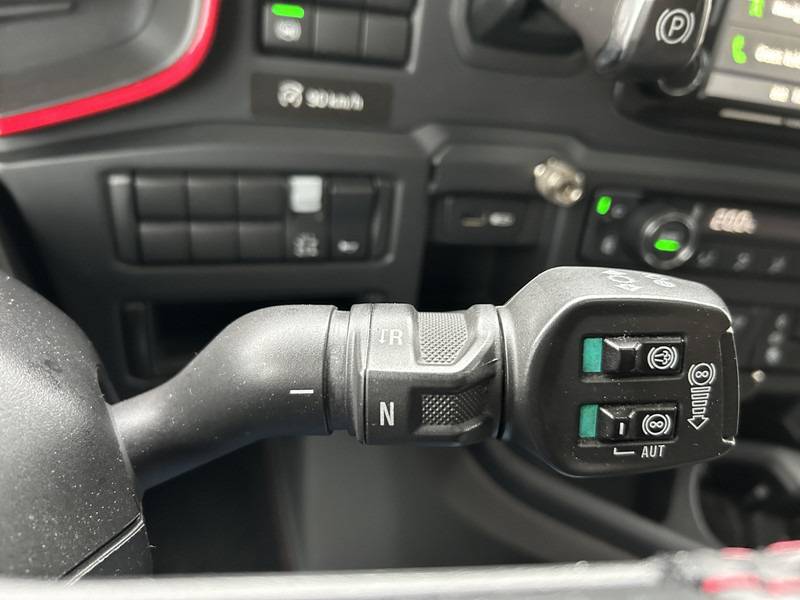 Scania S 520 V8 Highline / Retarder / 920 dkm / 2 Tanks / Full Air / Smart Tacho V2 - Влекач: снимка 5 Scania S 520 V8 Highline / Retarder / 920 dkm / 2 Tanks / Full Air / Smart Tacho V2 - Влекач: снимка 5