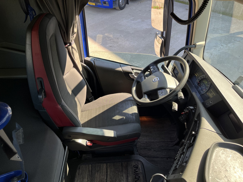 Volvo FH 420 Globetrotter / 919 dkm / 2 Tanks / VEB+ / APK TUV 07-25 - Влекач: снимка 3 Volvo FH 420 Globetrotter / 919 dkm / 2 Tanks / VEB+ / APK TUV 07-25 - Влекач: снимка 3