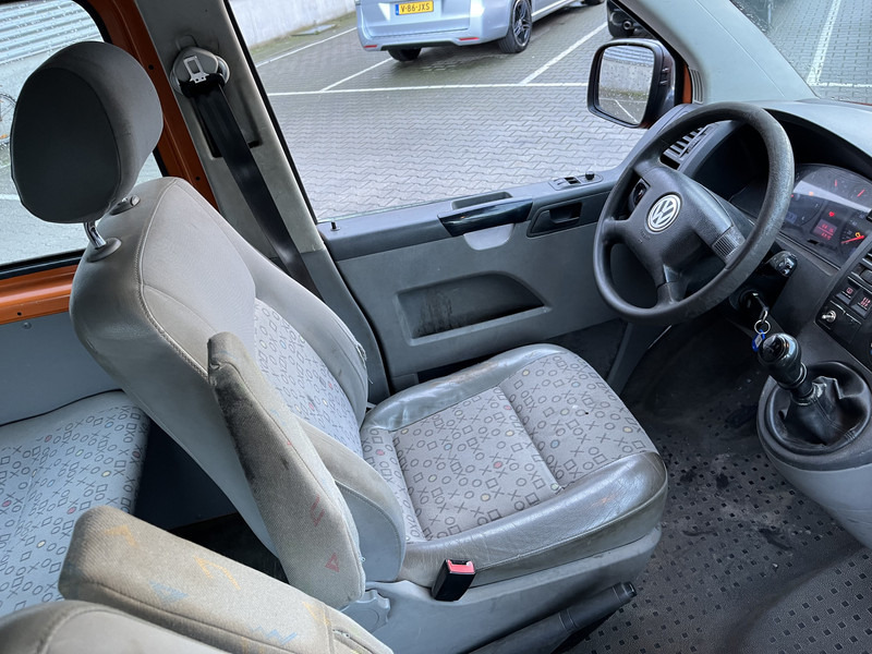 Volkswagen Transporter T5 2.5 TDI / L2 H1 / Double Cabin / Tow Bar - Малък ван, Бус с двойна кабина: снимка 3 Volkswagen Transporter T5 2.5 TDI / L2 H1 / Double Cabin / Tow Bar - Малък ван, Бус с двойна кабина: снимка 3