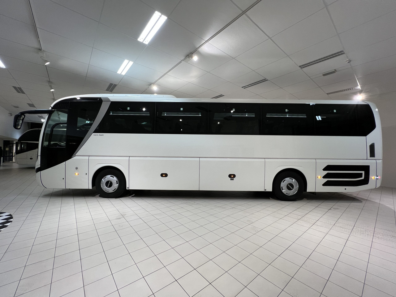 MAN Lions Coach R07 Euro 6E - Туристически автобус: снимка 4 MAN Lions Coach R07 Euro 6E - Туристически автобус: снимка 4
