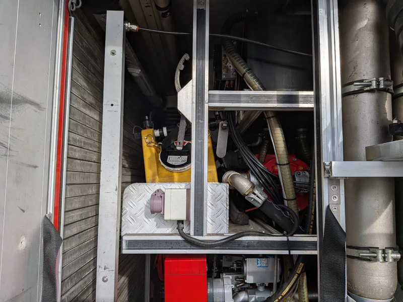 Mercedes-Benz - Пожарна кола: снимка 4 Mercedes-Benz - Пожарна кола: снимка 4