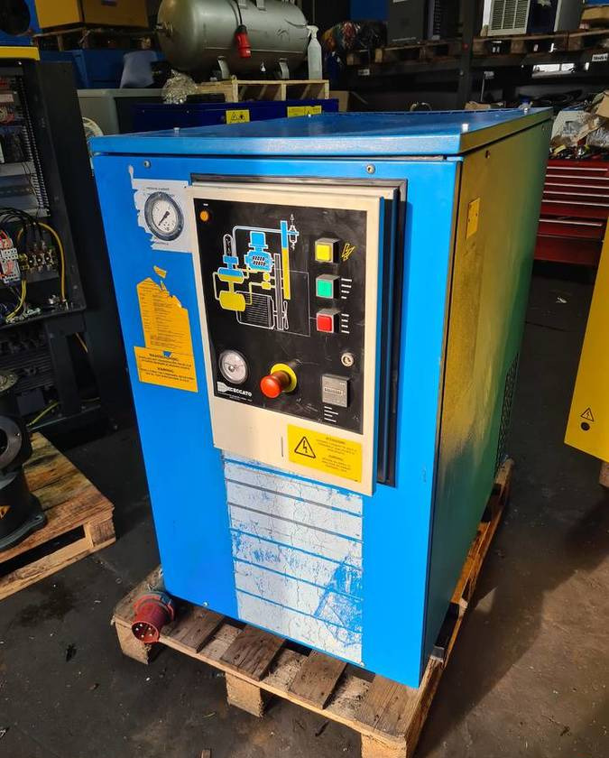 Kompresor śrubowy AIRPRESS, CECCATO 15 kw - Компресор за въздух: снимка 1 Kompresor śrubowy AIRPRESS, CECCATO 15 kw - Компресор за въздух: снимка 1
