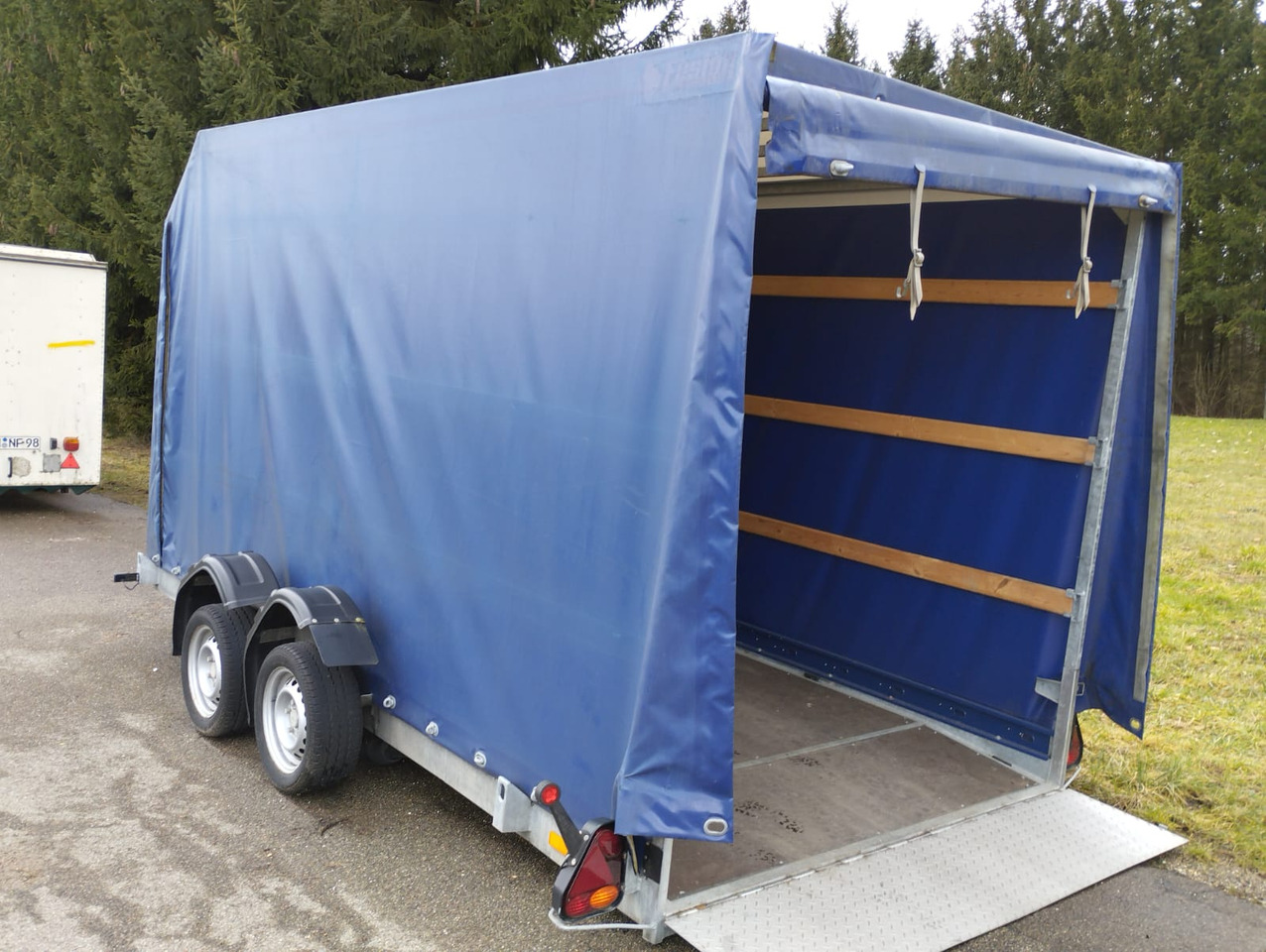 VEZEKO 400 x 187 3,5 t Absenkanhänger Huski 40.35 - Брезентово ремарке: снимка 4 VEZEKO 400 x 187 3,5 t Absenkanhänger Huski 40.35 - Брезентово ремарке: снимка 4