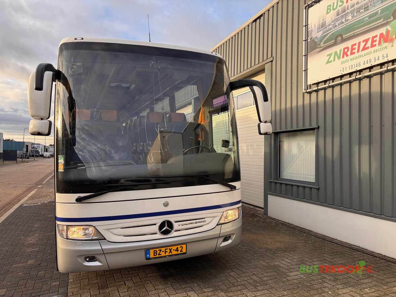 Mercedes Tourismo 16 RHD-M 57 Pl. - Туристически автобус: снимка 2 Mercedes Tourismo 16 RHD-M 57 Pl. - Туристически автобус: снимка 2