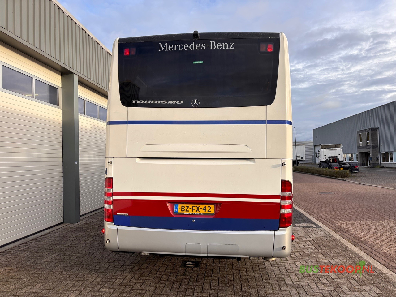 Mercedes Tourismo 16 RHD-M 57 Pl. - Туристически автобус: снимка 5 Mercedes Tourismo 16 RHD-M 57 Pl. - Туристически автобус: снимка 5