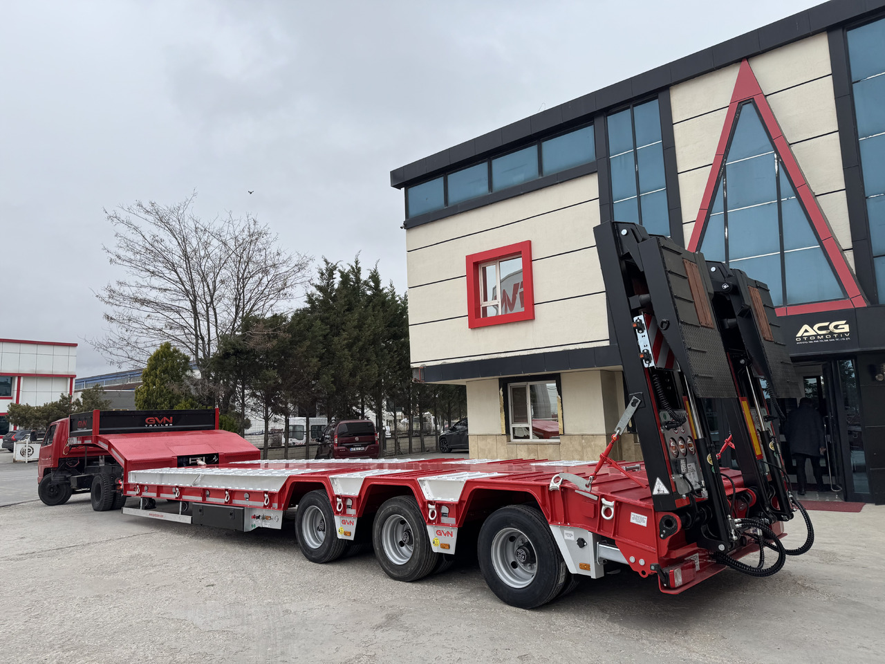 GVN Trailer 3 AXLE LOWBED WITH WHEEL RECESSES - Нискорамна площадка полуремарке: снимка 1 GVN Trailer 3 AXLE LOWBED WITH WHEEL RECESSES - Нискорамна площадка полуремарке: снимка 1