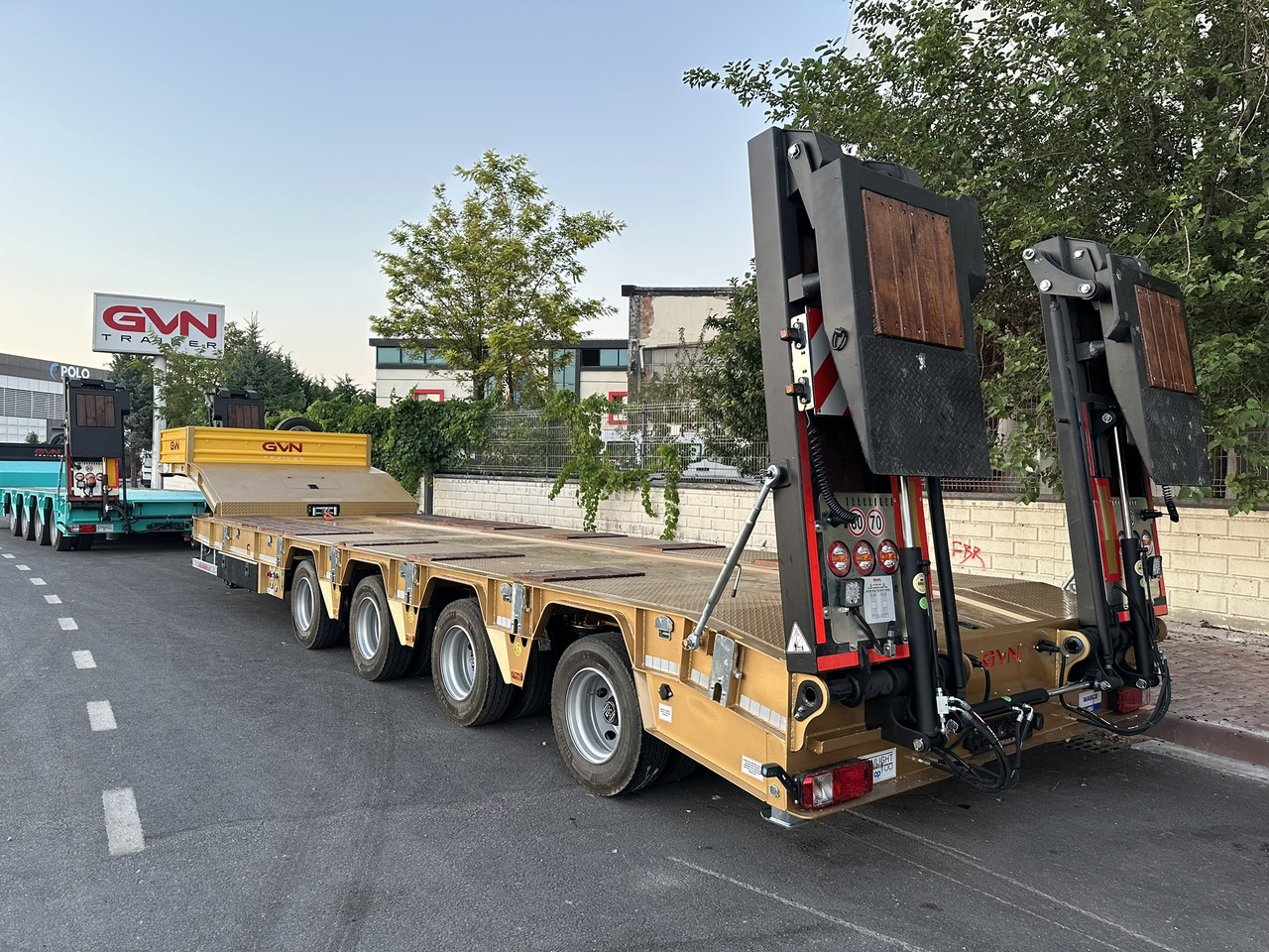 GVN Trailer 4 AXLE LOWBED - Нискорамна площадка полуремарке: снимка 2 GVN Trailer 4 AXLE LOWBED - Нискорамна площадка полуремарке: снимка 2