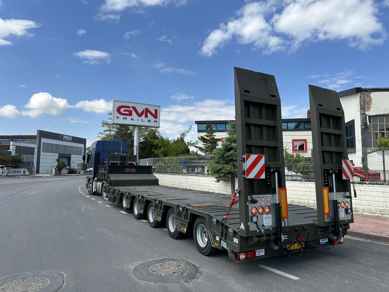 GVN Trailer 5 AXLE LOWBED - Нискорамна площадка полуремарке: снимка 3 GVN Trailer 5 AXLE LOWBED - Нискорамна площадка полуремарке: снимка 3